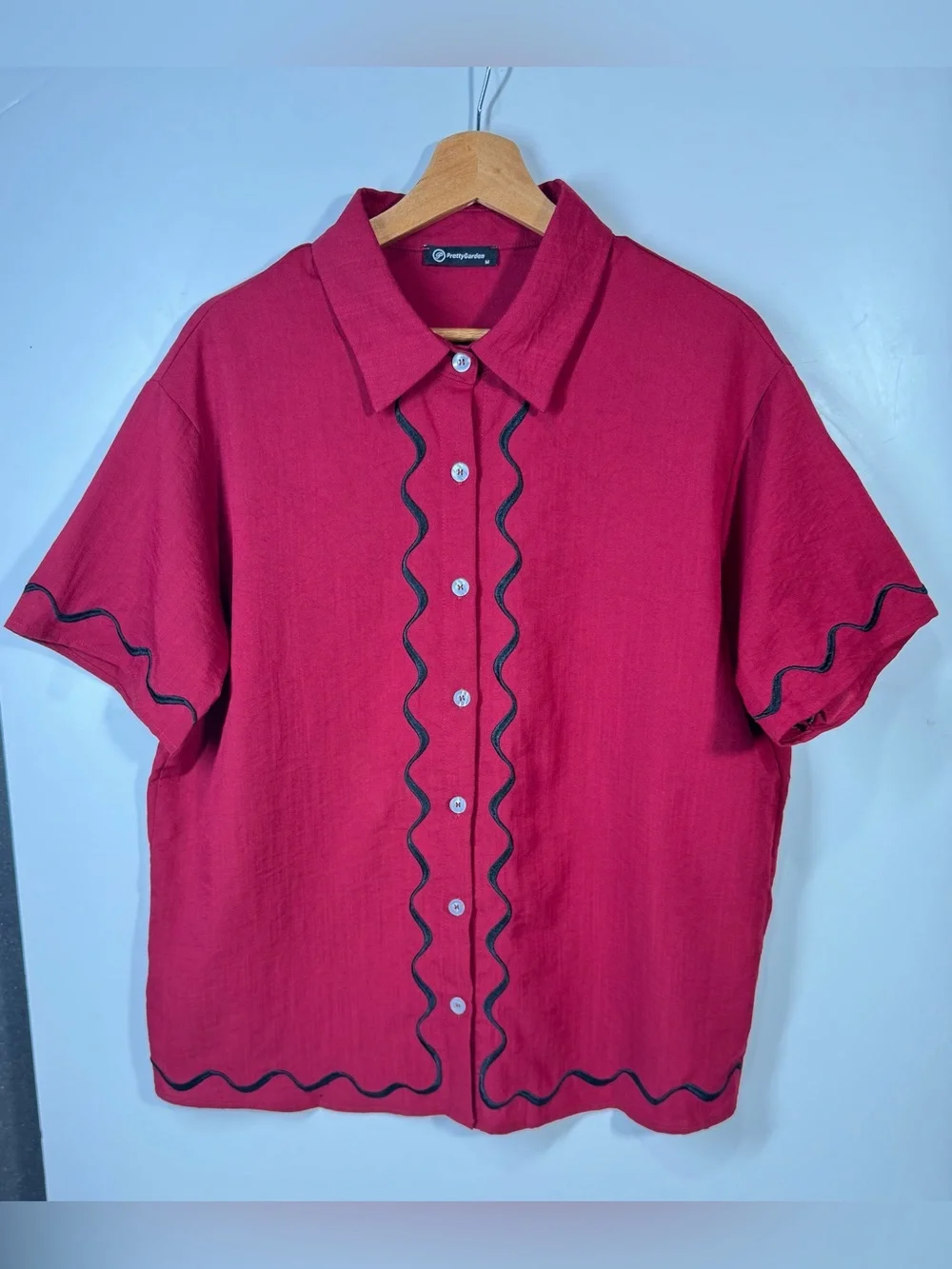 PrettyGarden Women’s Pink Button-Up Blouse Wavy Trim Short Sleeve Size M